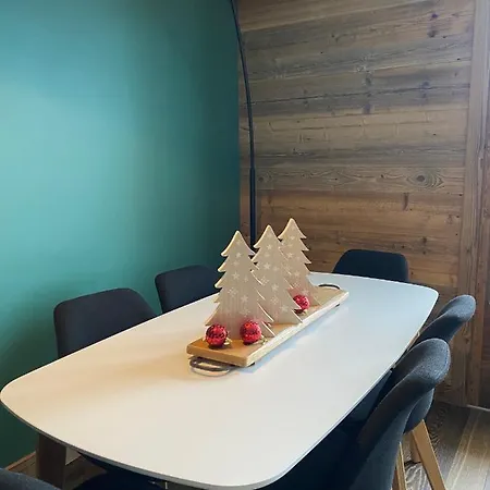 A Place 2 Be, Centre Апартаменты